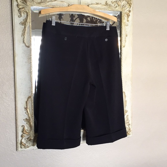 Max Studio long black shorts with cuffs. Size 8 - Picture 2 of 3